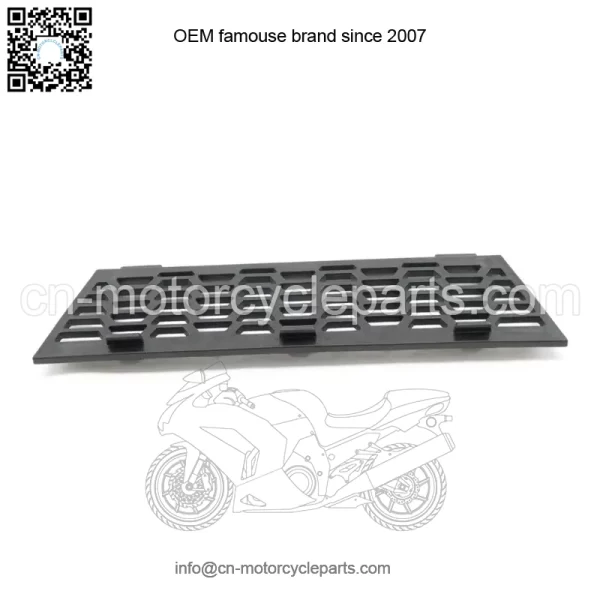 Bumper Screen, Upper, Gloss Black, Part 5439016-070